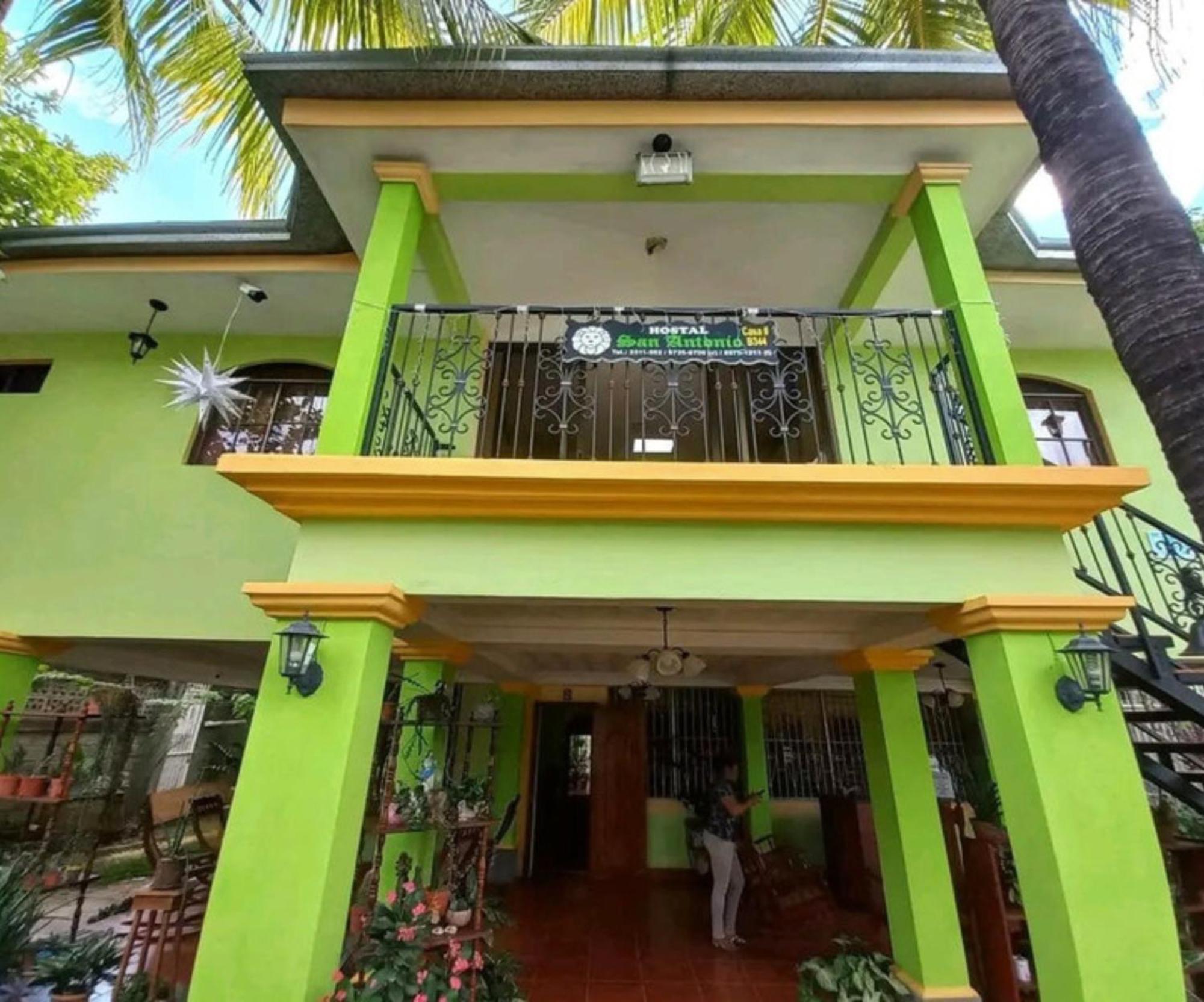 Hostal San Antonio Leon Exterior photo