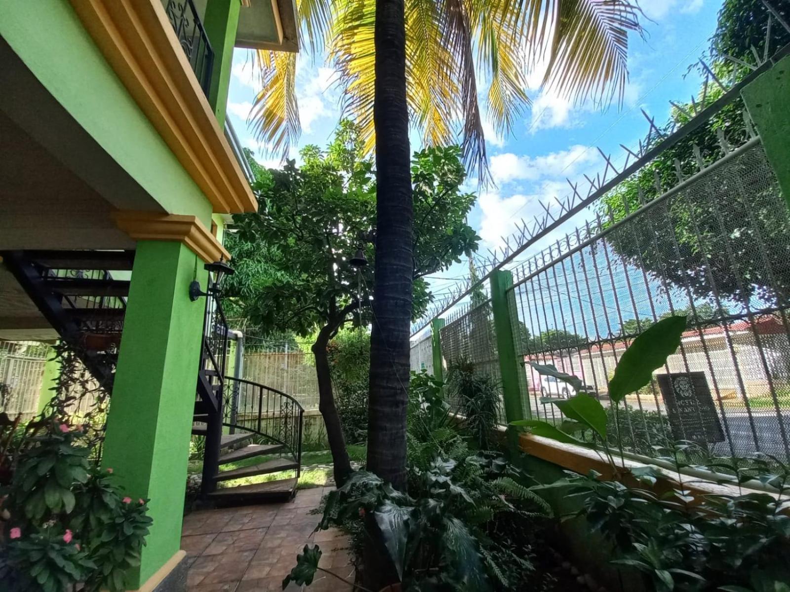 Hostal San Antonio Leon Exterior photo