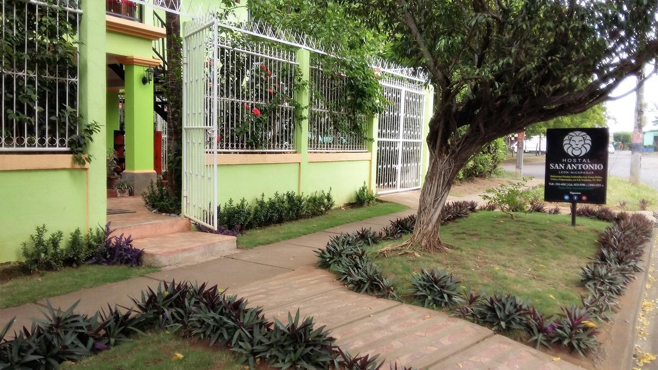 Hostal San Antonio Leon Exterior photo