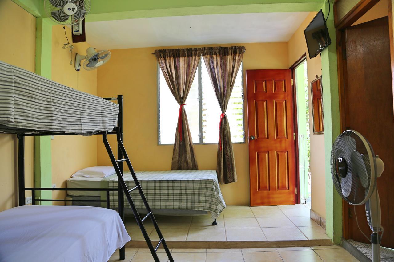 Hostal San Antonio Leon Exterior photo