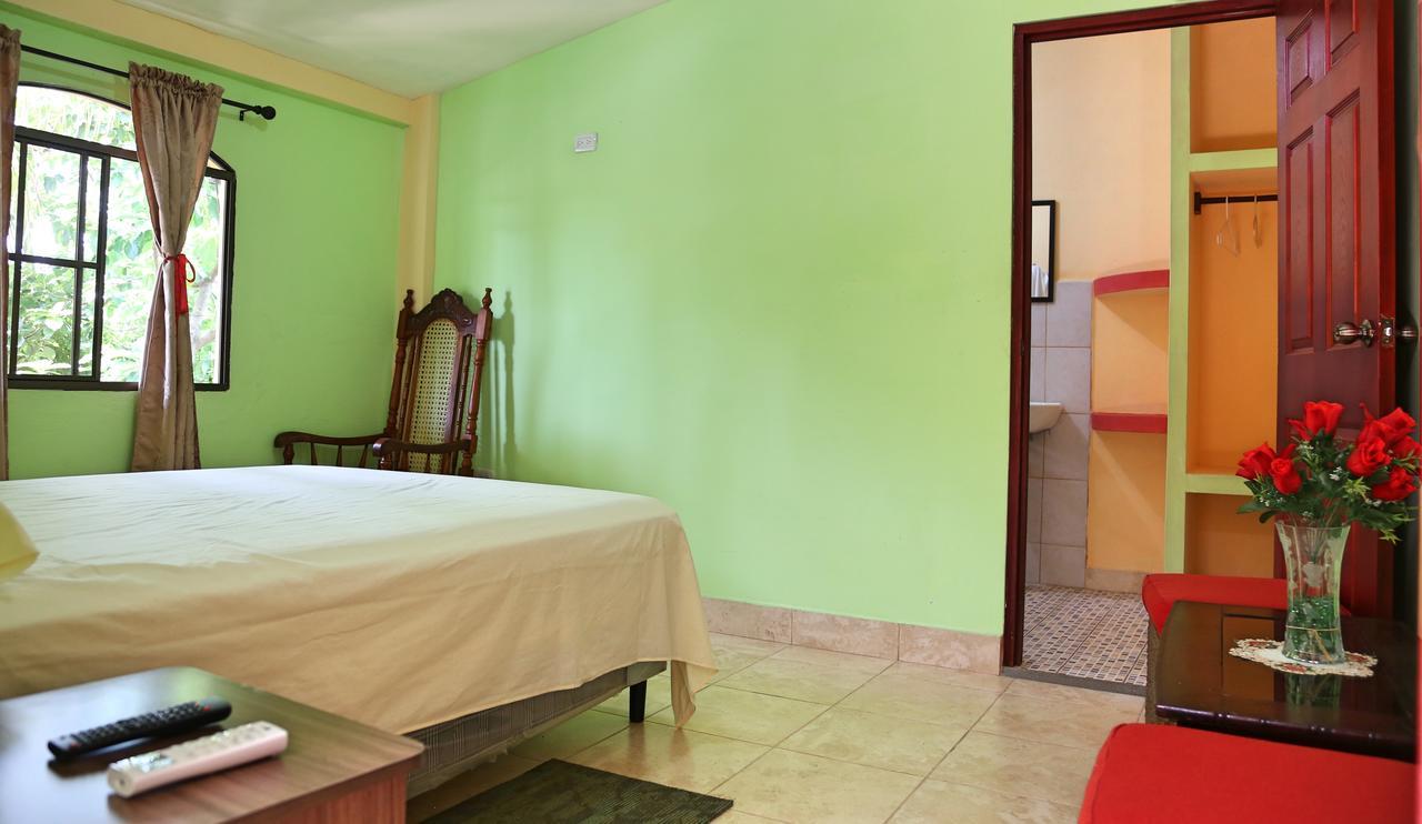 Hostal San Antonio Leon Exterior photo