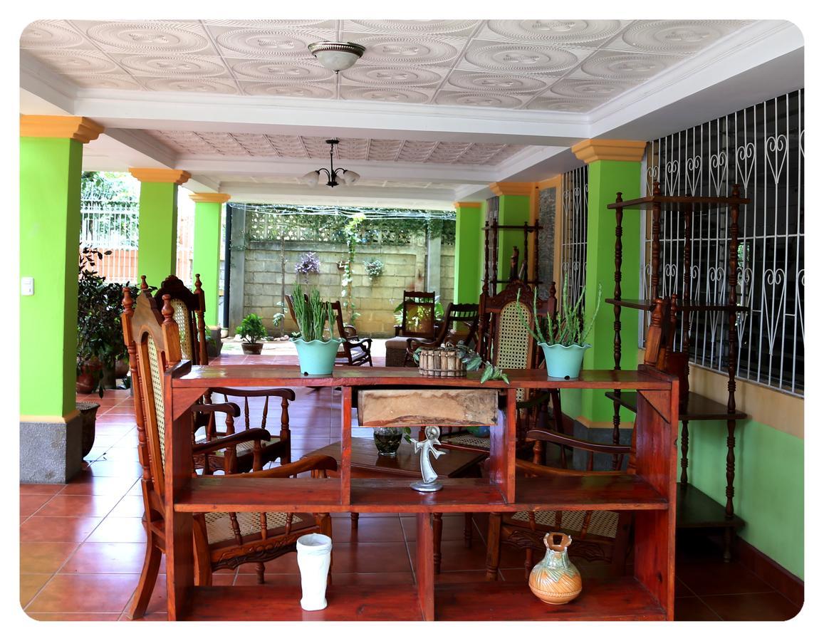 Hostal San Antonio Leon Exterior photo
